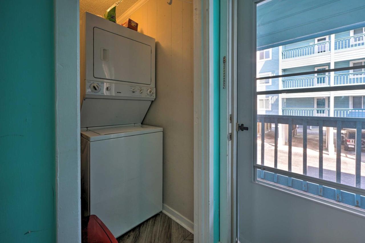 Condo With Balcony And Pool Walk To 2 Beach Accesses! Каролина Бийч Екстериор снимка